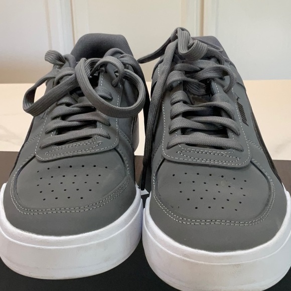 Men’s Puma soft foam grey sneakers. In almost new condition. Size 10. - Picture 2 of 6